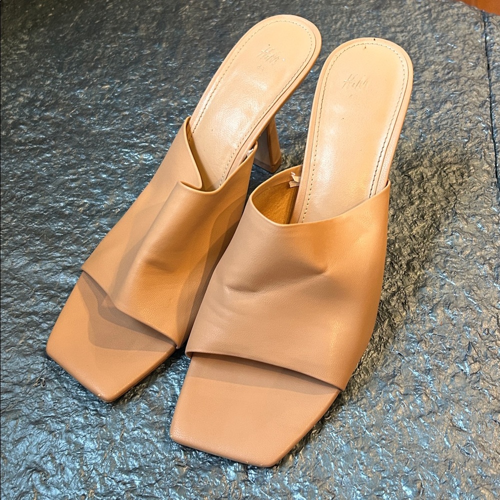 H&M beige heels
